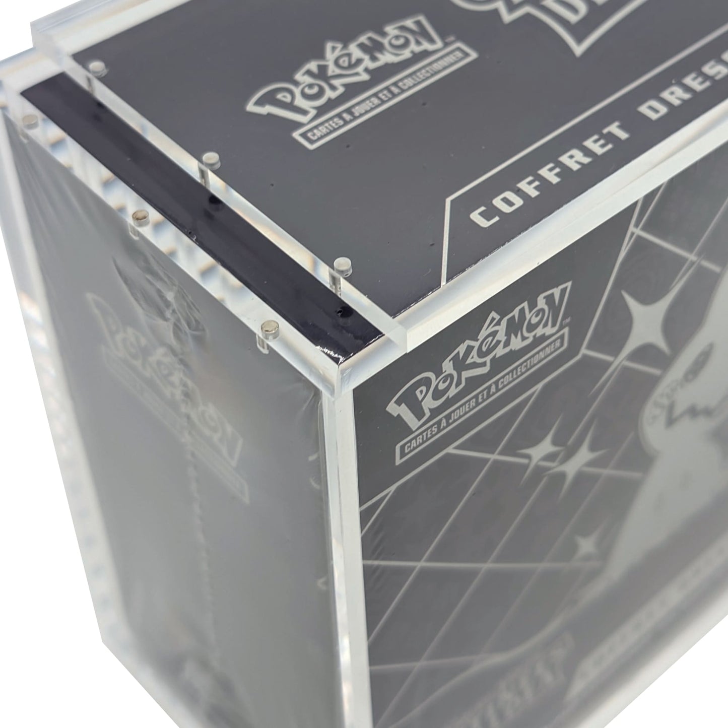 Protection acrylique pour ETB Pokemon ("basics by Gemshield")